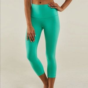 lululemon Hi-rise Wunder Under Crop - rare color Bali Breeze - Size 6